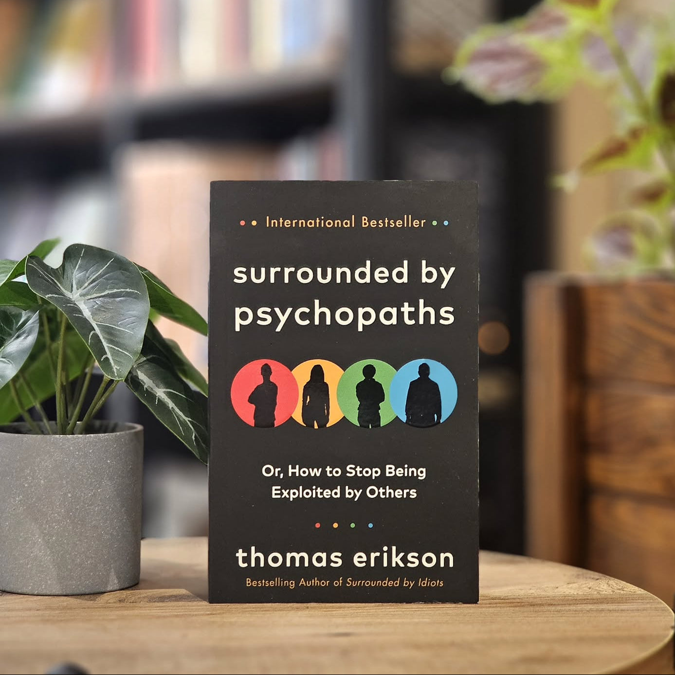 Surrounded by Psychopaths by Thomas Erikson – Book Cover | Kitab Markaz